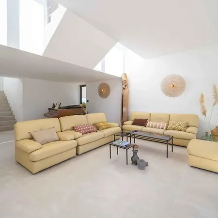 Villa Beautiful 5 Bedroom With Sea View & Pool