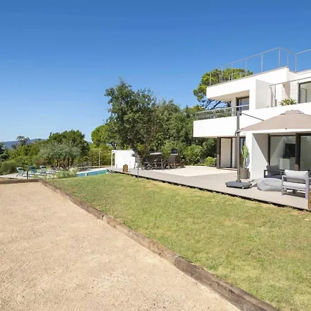 Beautiful 5 Bedroom With Sea View & Pool