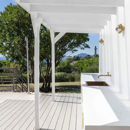 Beautiful 5 Bedroom With Sea View & Pool *